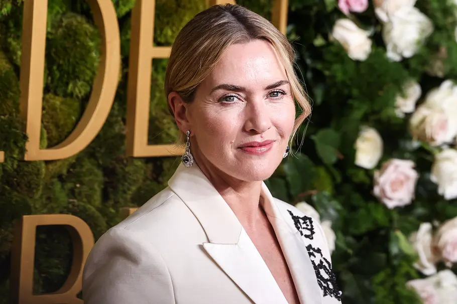 Nachaufnahme Kate Winslet auf einem Event in cremefarbenen Anzug