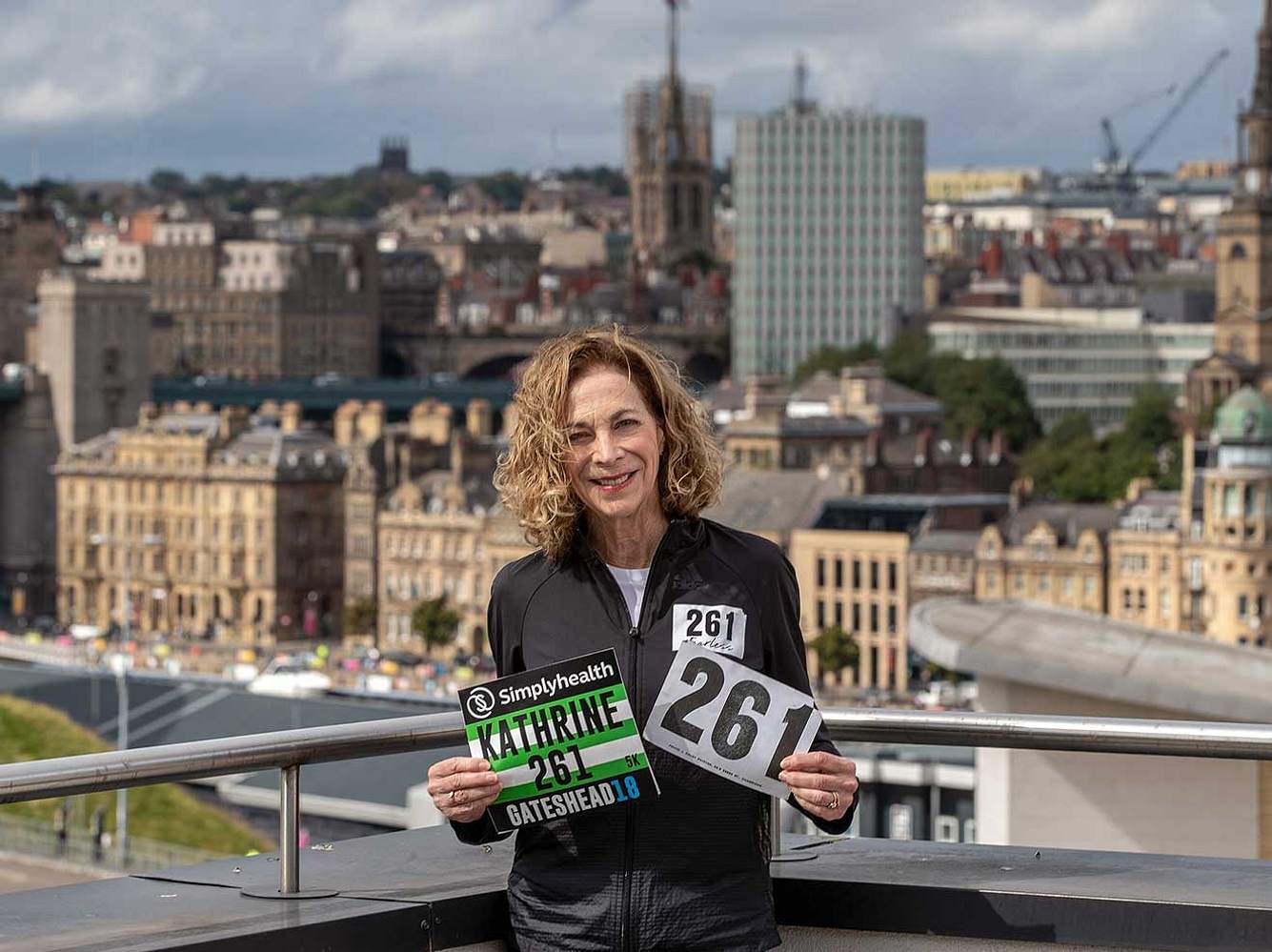 Kathrine Switzer im Interview Kathrine Switzer mit ihrer berühmten Startnummer 261.