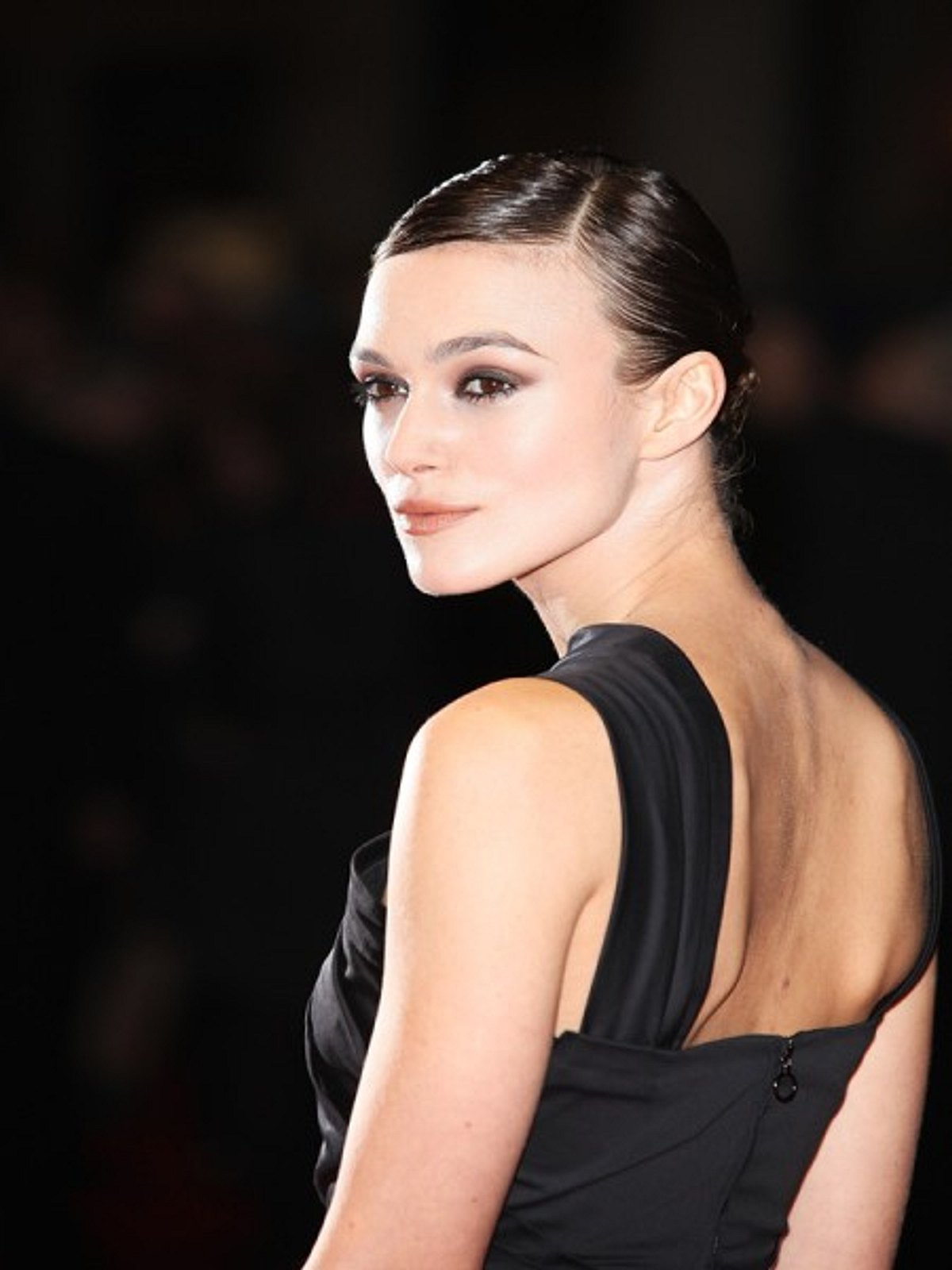 keira knightley im sleek look