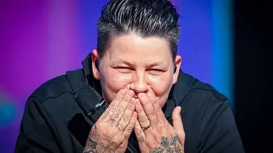 Nur eitel Sonnenschein in Sachen Liebe? Beileibe nicht! Auch bei der Kerstin Ott gibt es mal richtig Zoff... - Foto: IMAGO / Jan Huebner