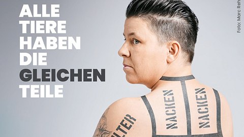 Kerstin Ott: Das Lachen ist ihr vergangen! - Foto: Marc Rehbeck für PETA