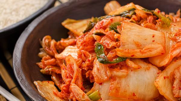 Unser Kimchi Rezept ist einfach zuzubereiten. - Foto: iStock/Fudio