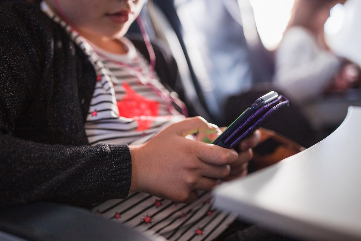 Krass! Ein Smartphone für Kinder ist laut Expertin wie Kokain oder eine Flasche Wein