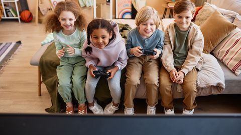 Kinder Spielekonsolen - Foto: Wunderweib/Canva