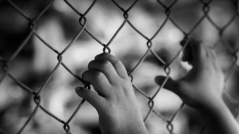 In Kenia wurde ein Mädchen zweimal innerhalb von einem Monat verheiratet. - Foto: Suriyawut Suriya/ istock