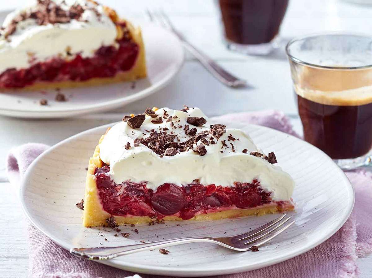 Puddingkuchen: Rezept für Kirsch-Eierlikör-Kuchen