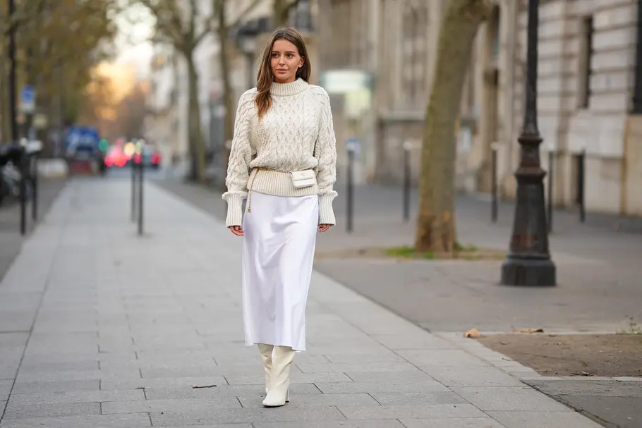 Kleid mit Pullover kombinieren: Elegant durchs Schmuddelwetter!