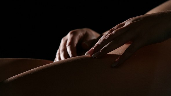 Klitoris-Massage für jede Frau! - Foto: KeithFLS/iStock