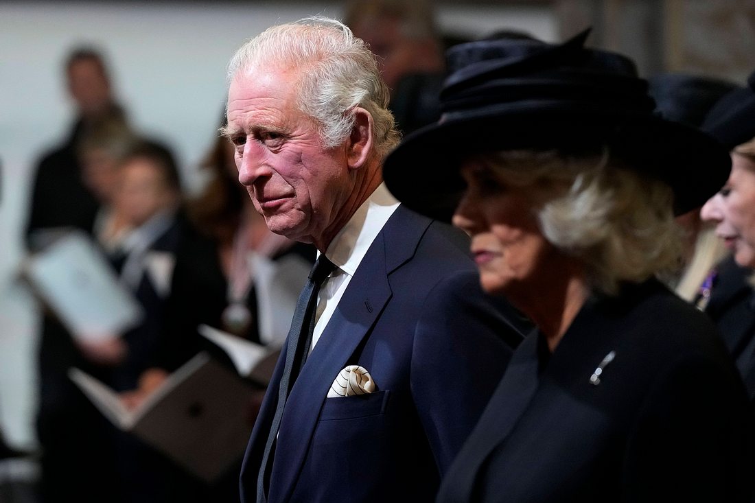 König Charles: Diese Frau zieht im Hintergrund die Fäden - und es ist nicht Camilla!