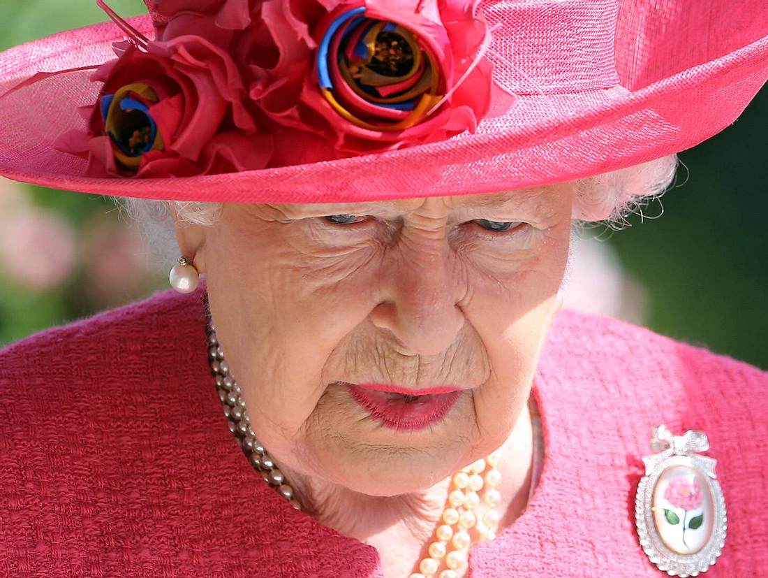 Wenige Tage vor ihrem historischen Platin-Thronjubiläum geht es Königin Elizabeth immer schlechter...
