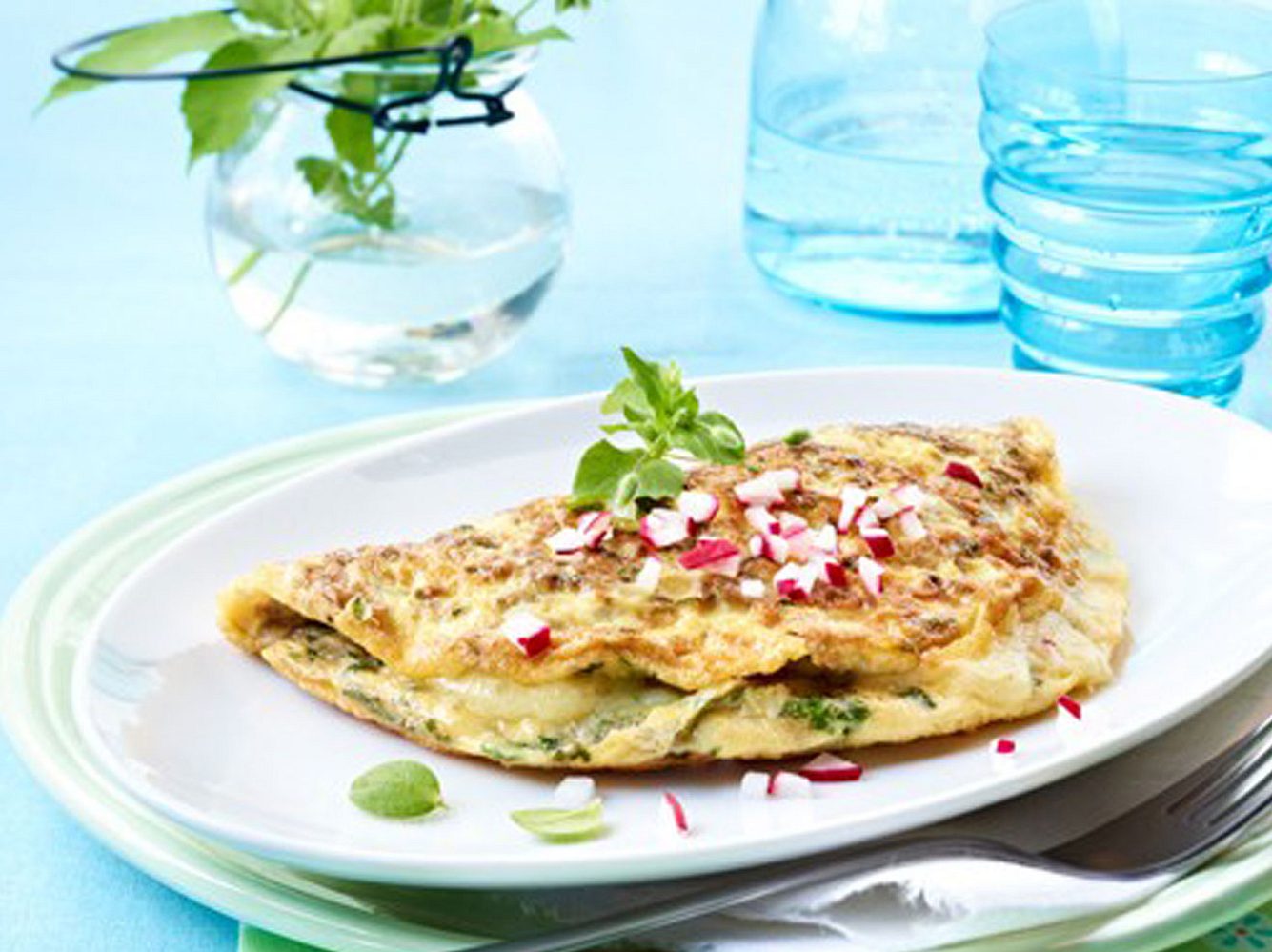 Fluffig, leicht und himmlisch lecker! Unser Omelette ist lecker und lässt die Pfunde schmelzen. Fluffig, leicht und himmlisch lecker! Unser Omelette ist lecker und lässt die Pfunde schmelzen.