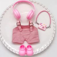 Kopfhörer, Overalls & Schuhe