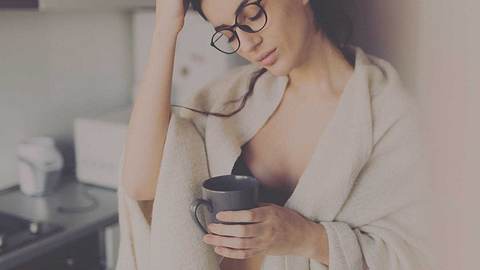 Ein Tee aus Koriandersamen hilft gegen Kopfschmerzen. - Foto: iStock
