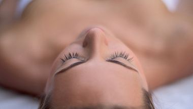 Wie bei der Kosmetikerin: 5 einfache Beauty-Tipps für zu Hause - Foto: iStock // andresr