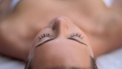 Wie bei der Kosmetikerin: 5 einfache Beauty-Tipps für zu Hause - Foto: iStock // andresr
