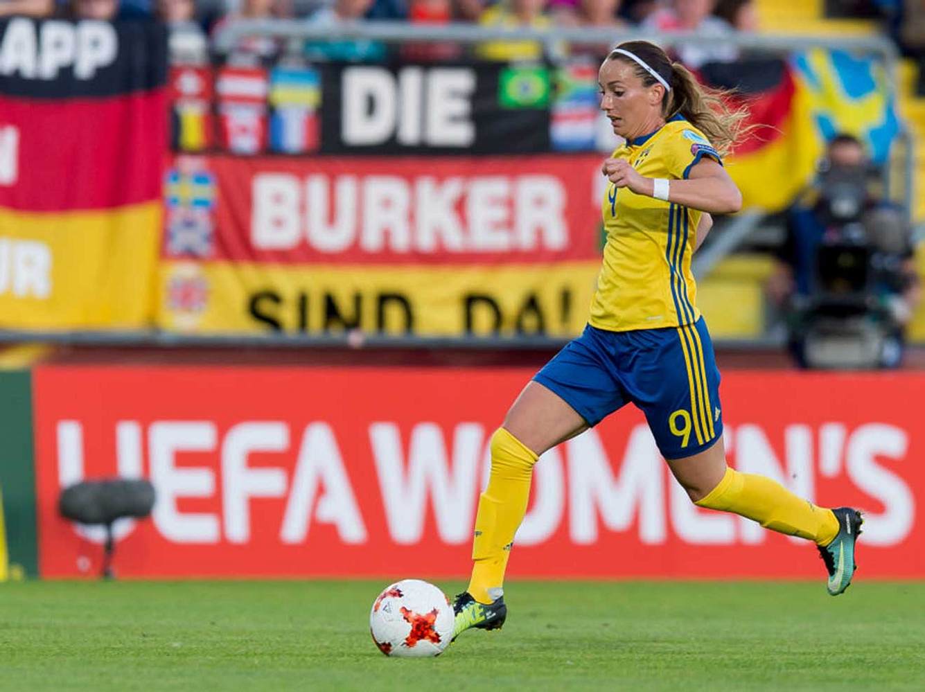 Kosovare Asllani tritt mit der schwedischen Mannschaft bei der Frauen-WM 2019 an