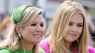 Kronprinzessin Amalia: Mama Máxima legt ihr die Daumenschrauben an - Foto: Andreas Rentz/Getty Images