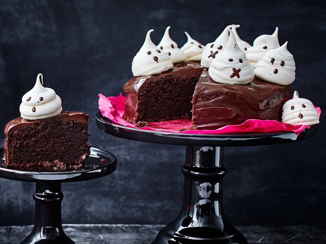 Kuchen für Halloween: Rezept für gruselige Schokotorte Kuchen für Halloween: Rezept für gruselige Schokotorte