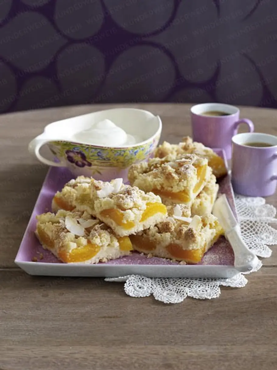Aprikosenkuchen mit Kokosstreuseln kuchen obst