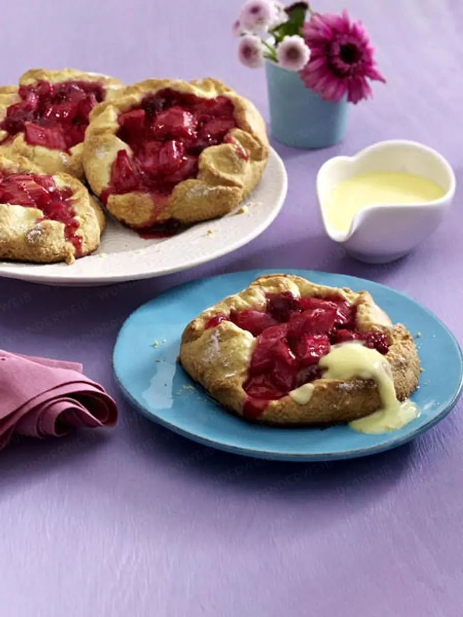 Rhabarber-Himbeer-Körbchen kuchen obst