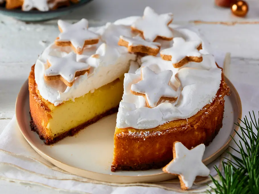 Kuchen zur Adventszeit: Zimtstern-Käsekuchen mit Baiser Kuchen zur Adventszeit: Zimtstern-Käsekuchen mit Baiser