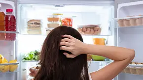 So räumst du den Kühlschrank richtig ein. - Foto: iStock/Andrey Popov So räumst du den Kühlschrank richtig ein. - Foto: iStock/Andrey Popov