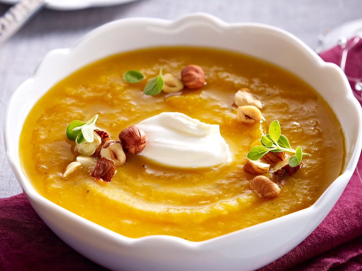 Kürbissuppe Butternut - Rezept mit Haselnüssen