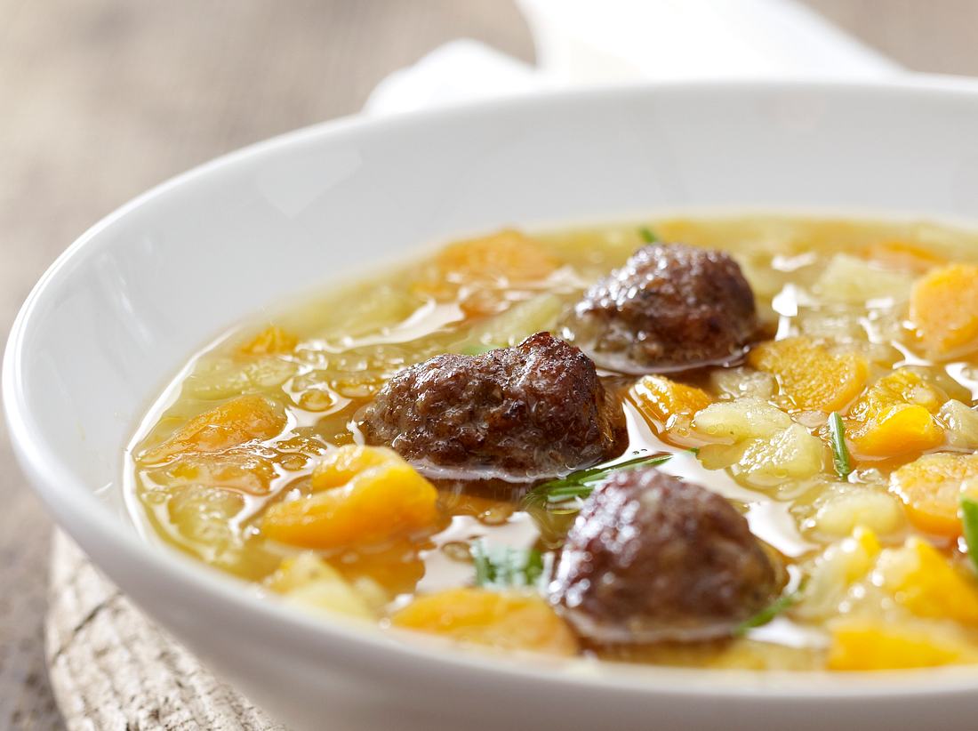 Kürbissuppe Rezept mit Hackfleisch: Eintopf nach Omas Art Kürbissuppe Rezept mit Hackfleisch: Eintopf nach Omas Art