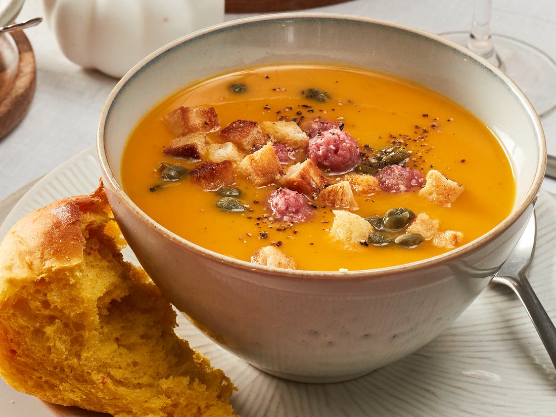 Kürbissuppen Rezept mit Hackfleisch und Käse Kürbissuppen Rezept mit Hackfleisch und Käse