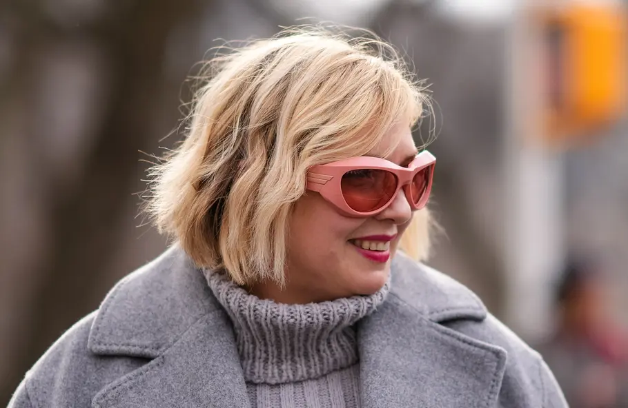 Gestufter Short Bob mit seitlichem Pony Kurzer Bob mit Pony: So wandelbar ist der Short Bob mit Pony