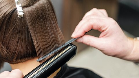 Kurzhaarfrisuren für Frauen ab 50: Peppige Ideen für Wow-Looks! - Foto: iStock/okskukuruza 