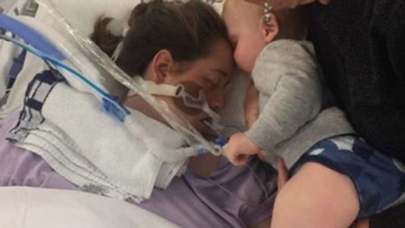 Sohn küsst Mutter zum letzten Mal - dann stirbt sie an einer Ohrenentzündung - Foto: GoFundMe