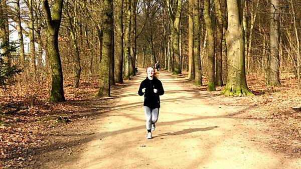 Laufkolumne: Mareike läuft einen Halbmarathon mit vielen anderen Menschen - warum das ein Problem ist. - Foto: privat