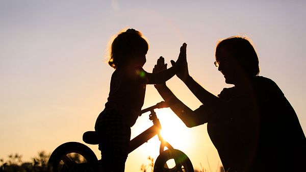 laufrad ab 1 jahr - Foto: istock/Nadezhda1906