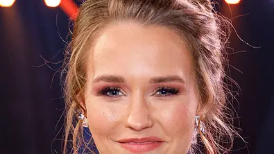 Laura Müller kündigt neue Beauty-OP nach Schwangerschaft an! - Foto: IMAGO / Future Image