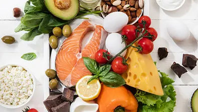 LCHF Diät: Low Carb High Fat- Fettreich essen und abnehmen - Foto: master1305/iStock