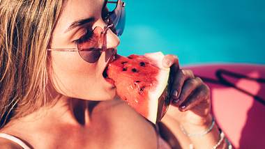 Natürlicher Sonnenschutz: Diese Lebensmittel schützen dich vor UV-Strahlen - Foto: iStock