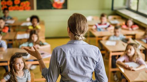 Grundschullehrer: So hoch ist der Lehrermangel an unseren Grundschulen - Foto: iStock