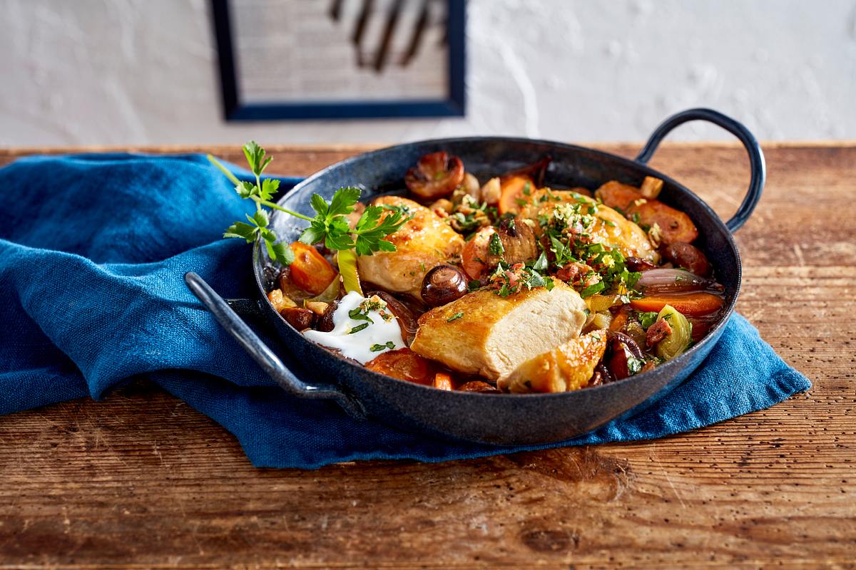 Leichtes Eiweiß Rezept für Ofenhühnchen à la Coq au vin