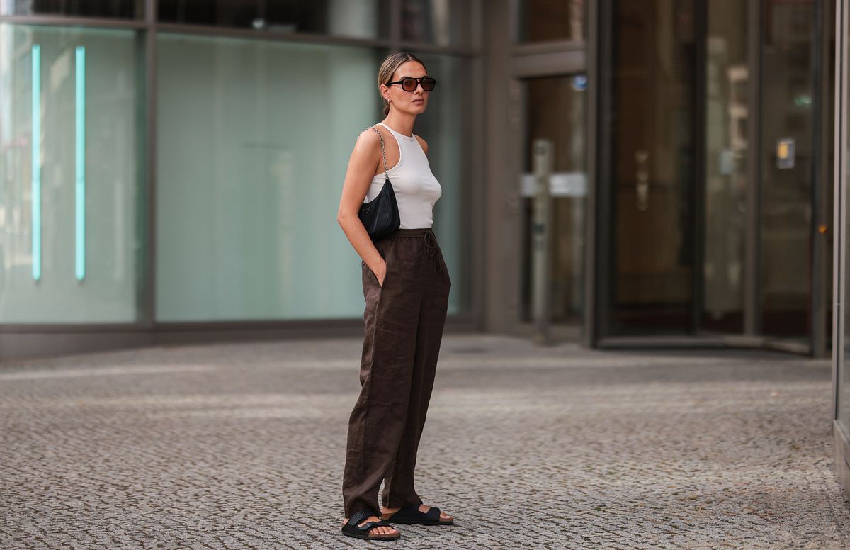 Chic und classy mit Birkenstocks: Leinen-Freizeit-Look