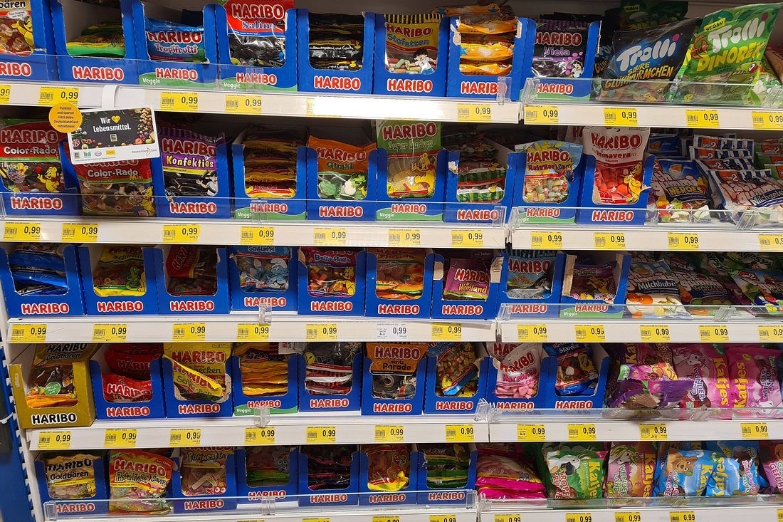 Preis-Zoff geht weiter! Jetzt fliegen diese Süßigkeiten aus dem Supermarkt-Regal
