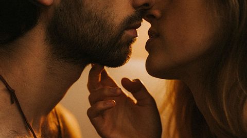 Einen Mann, der sich nicht binden will, mit Liebe zum Lieben zwingen? Könnte eher schwierig werden. - Foto: iStock