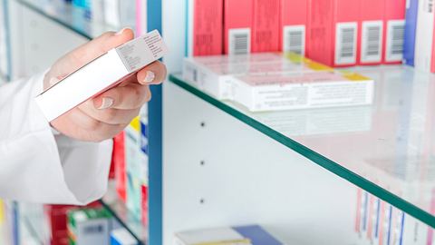 Lieferengpässe von Medikamenten nehmen in Deutschland immer mehr zu. - Foto: iStock/alvarez