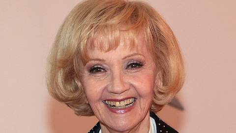 Mit 93 Jahren denkt Lilo Pulver sich Warum nicht?! - Foto: IMAGO / TriAss
