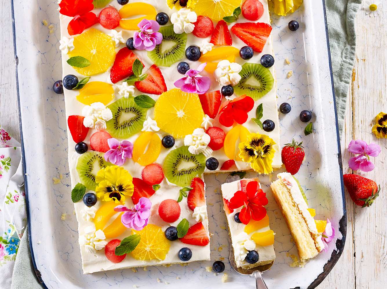 Limo-Kuchen: Rezept für Früchtetraum mit Orangenlimo Limo-Kuchen: Rezept für Früchtetraum mit Orangenlimo