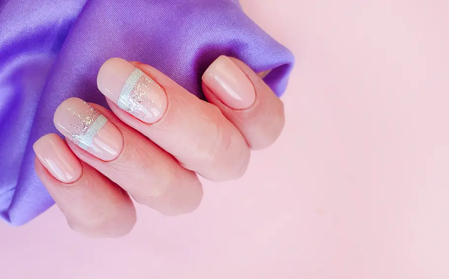 Line-Nails: Dieser Nagel-Trend ist so einfach! Line-Nails: Dieser Nagel-Trend ist so einfach!