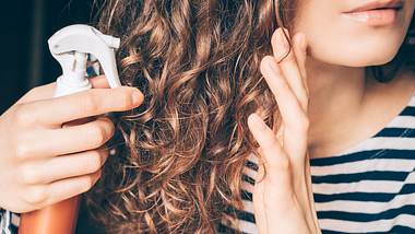 lockenspray - Foto: iStock/ iprogressman