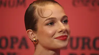 Lola Weippert (Moderatorin) beim Miss Deutschland Awards 2025 im Europapark Rust forderte die wahlberechtigten Menschen in Deutschland zur Wahl für eine demokratische Partei auf, - Foto: IMAGO / imagebroker