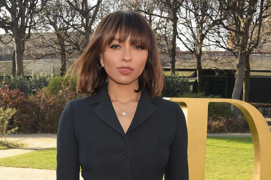 Long Bob gestuft mit Pony Long Bob gestuft mit Pony
