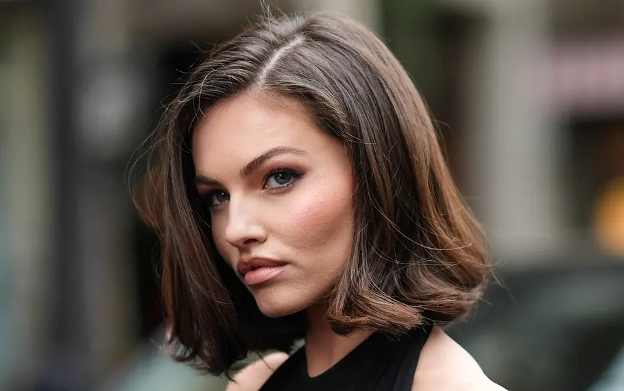 Long Bob mit schwarz-braunem Haar Long Bob mit schwarzen Haaren: DAS sind die schönsten Varianten 2024